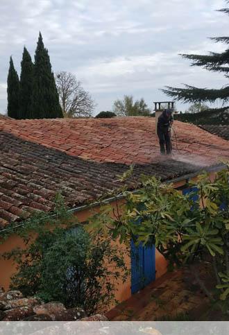 nettoyage-et-demoussage-de-toiture-cadeillan-3
